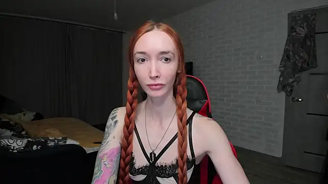 Snapshot of Roxy_Silver chatting on October 19, 8:44 pm Roxy Silver online show from October 19, 8:44 pm