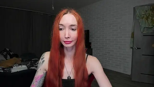 Snapshot of Roxy_Silver chatting on October 10, 9:20 pm Roxy Silver online show from October 10, 9:20 pm