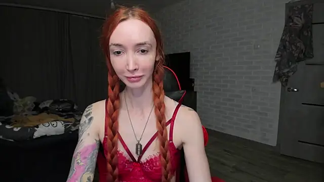 Snapshot of Roxy_Silver chatting on October 16, 8:22 pm Roxy Silver online show from October 16, 8:22 pm
