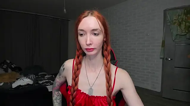 Snapshot of Roxy_Silver chatting on October 9, 9:19 pm Roxy Silver online show from October 9, 9:19 pm