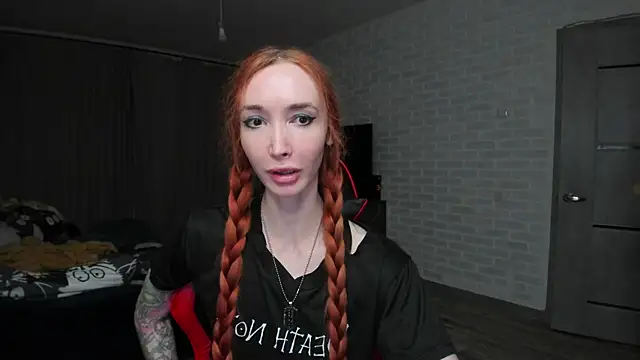 Snapshot of Roxy_Silver chatting on October 14, 5:04 pm Roxy Silver online show from October 14, 5:04 pm