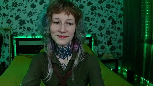 Snapshot of Littlespacemouse chatting on October 6, 8:02 pm Littlespacemouse online show from October 6, 8:02 pm