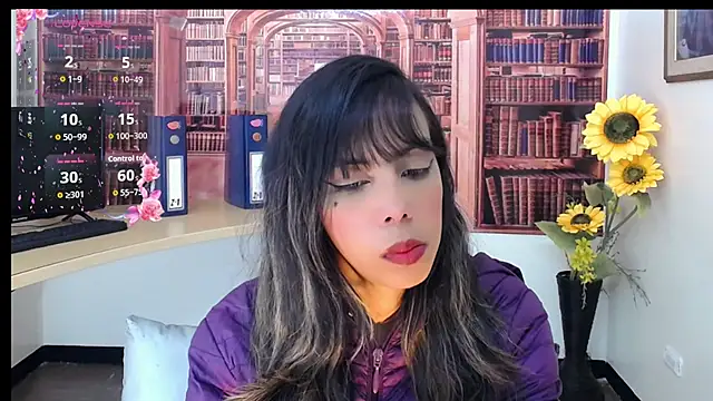 Snapshot of Catalella_Ar chatting on October 8, 3:33 am Catalella Ar online show from October 8, 3:33 am