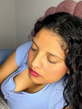 Snapshot of tati__22 chatting on September 13, 8:06 pm tati 22 online show from September 13, 8:06 pm