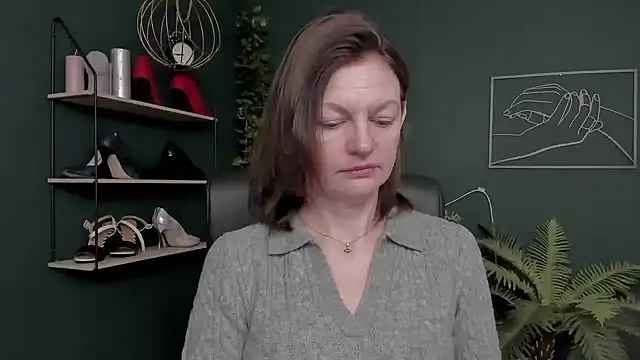 VivianWILD online show from November 19, 6:57 am