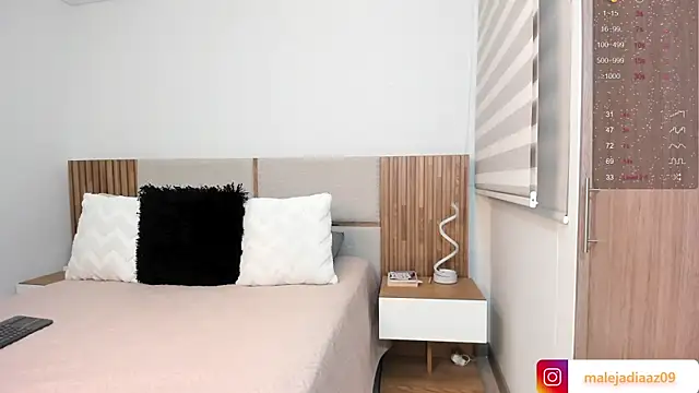 MalejaDiaz  online show from April 13, 5:14 pm