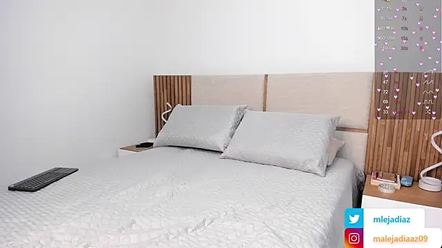 MalejaDiaz  online show from October 22, 8:36 pm