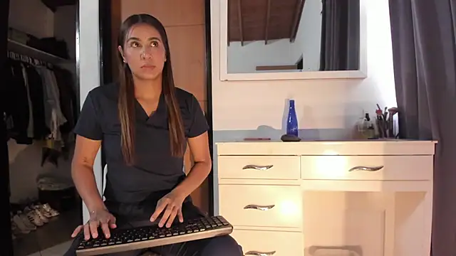 Alana Suares1 online show from July 14, 8:57 pm