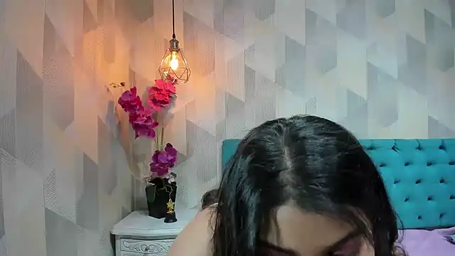 LindaBreeS online show from April 3, 1:31 pm