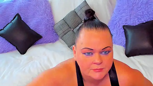 Snapshot of MilanaBiegert chatting on October 4, 8:53 am MilanaBiegert online show from October 4, 8:53 am