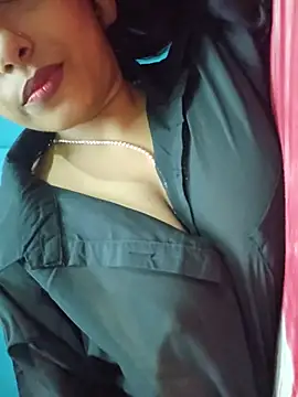 sexyindi couple online show from August 8, 7:27 am