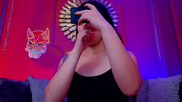 Julieta Russell online show from October 11, 1:14 pm