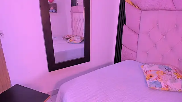 laurem-paulette online show from October 29, 8:00 pm