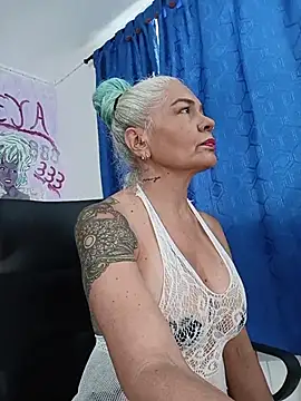 freyadevil333 online show from July 11, 2:39 pm