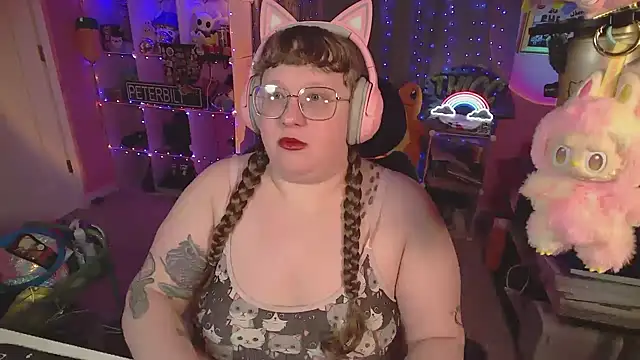 FatVeronica online show from February 8, 2:21 pm