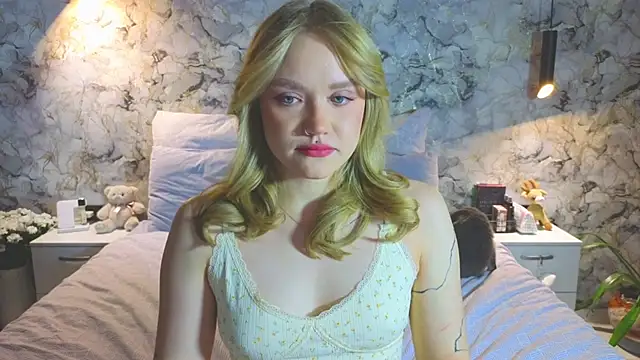 Aurora Golden1 online show from November 10, 5:19 pm