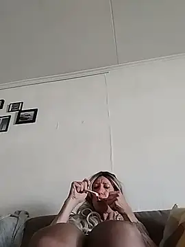 AlexiaXXL online show from August 8, 11:51 am
