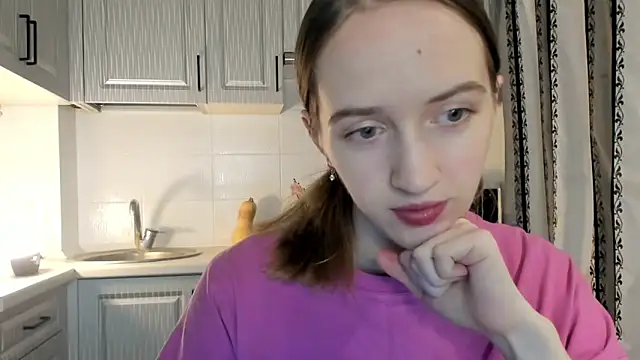 leslie my lovee online show from December 16, 6:47 pm