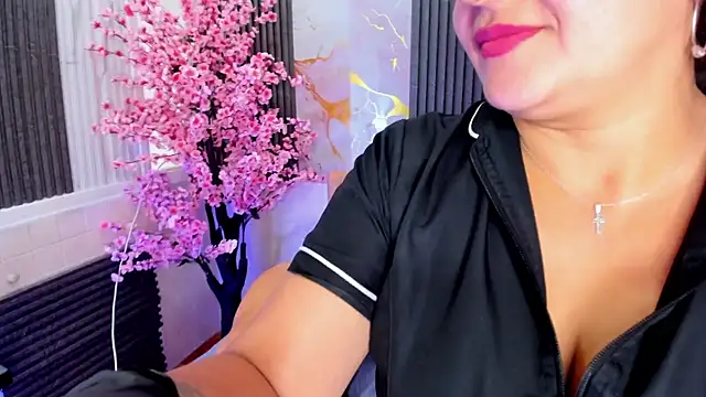 kate evans1 online show from July 2, 4:35 pm