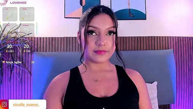 NicolleeEvanss online show from February 10, 11:24 am