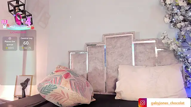 GabyyJones online show from October 27, 12:01 pm