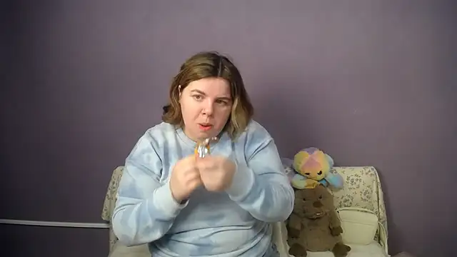 so shy online show from March 16, 7:12 am