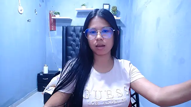 Letty Plugxo online show from June 9, 1:32 pm