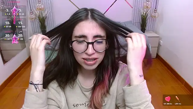 LenaRoses online show from December 4, 5:35 pm