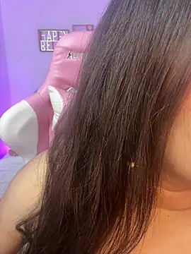 krishaa  online show from April 11, 4:32 pm