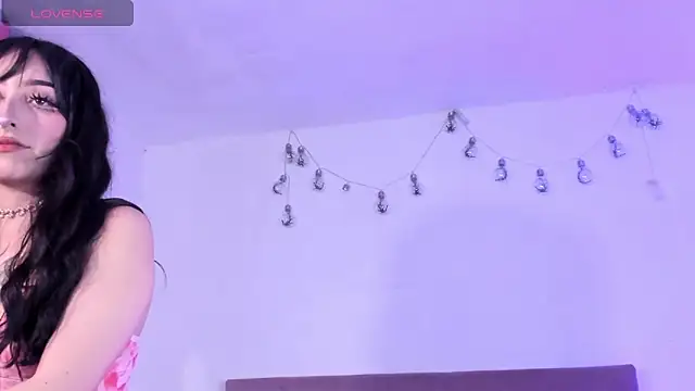 v1cky  online show from November 21, 12:23 am