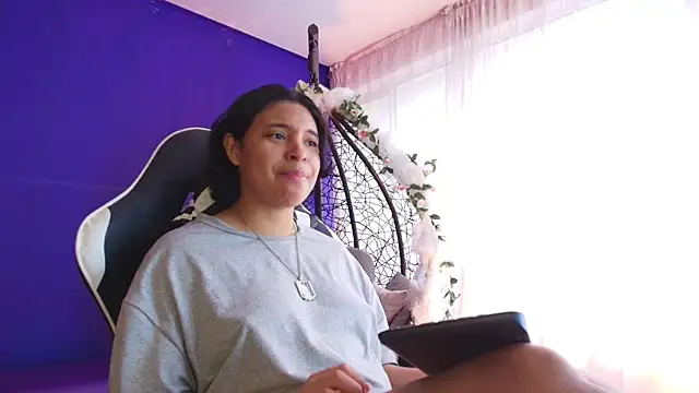 Emmapark  online show from February 15, 3:11 pm