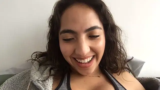 Sophi  a online show from April 19, 7:38 pm