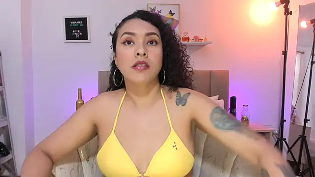 Zoe Gruber online show from November 6, 6:58 pm