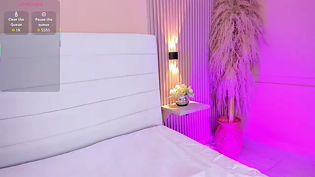 Lilly 2809  online show from March 13, 4:47 am