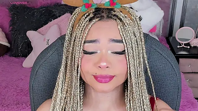 conny  curly online show from December 3, 2:19 pm