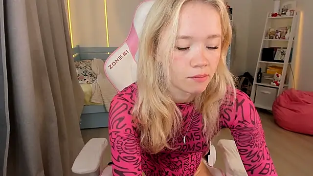 Lily Young online show from October 8, 5:01 am