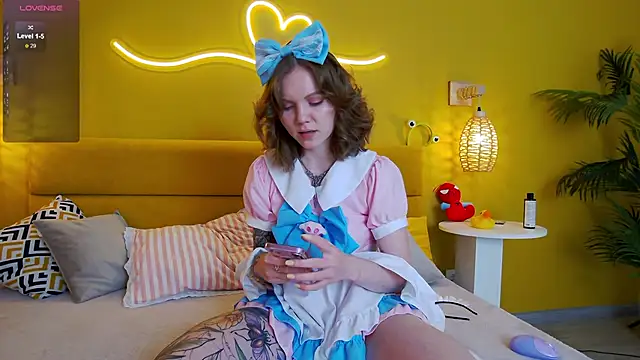 lessysweety online show from September 11, 3:18 am