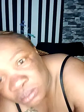 Snapshot of BigHotMatureXx chatting on October 13, 2:14 am BigHotMatureXx online show from October 13, 2:14 am