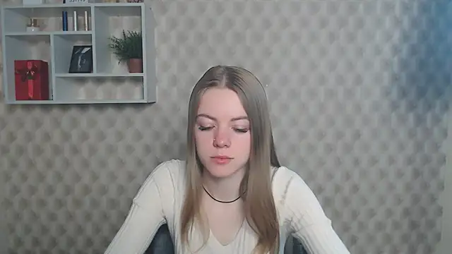 Snapshot of AliceFlirtt_ chatting on September 15, 6:00 am AliceFlirtt online show from September 15, 6:00 am