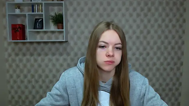 Snapshot of AliceFlirtt_ chatting on October 11, 6:40 am AliceFlirtt online show from October 11, 6:40 am