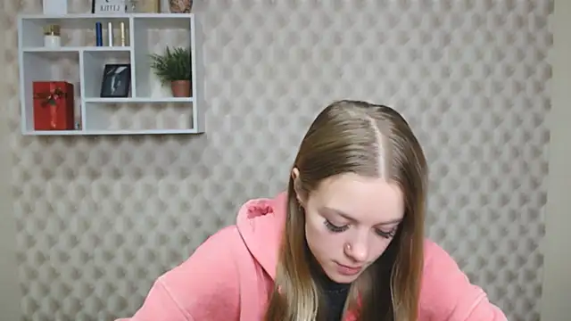 Snapshot of AliceFlirtt_ chatting on October 8, 9:46 am AliceFlirtt online show from October 8, 9:46 am