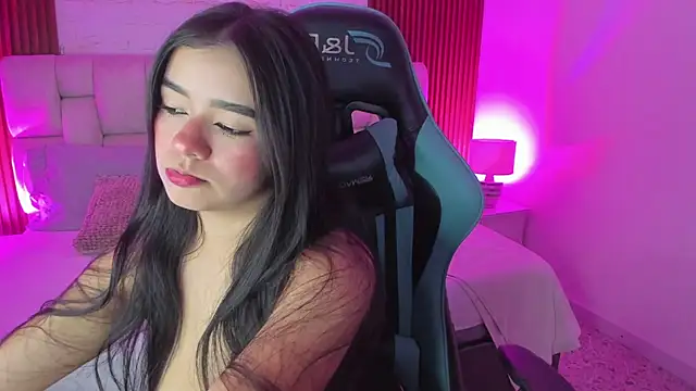 SophiaWylde online show from November 16, 4:58 am