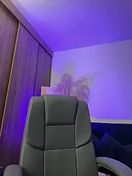 Snapshot of Rae_Lil_White chatting on September 21, 11:25 pm Rae Lil White online show from September 21, 11:25 pm