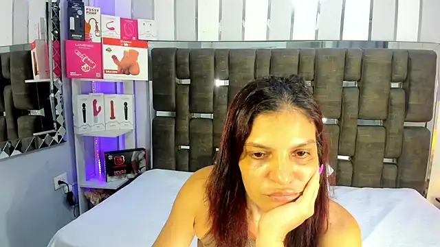 KatteMoss online show from June 3, 8:36 pm
