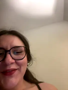 Its Jade online show from October 17, 3:26 pm