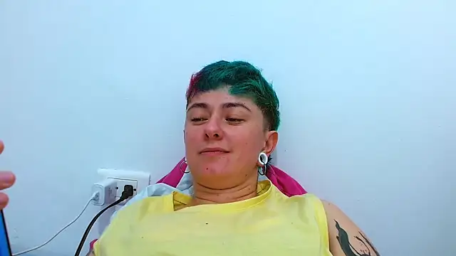 tomboyblue online show from December 13, 8:26 pm