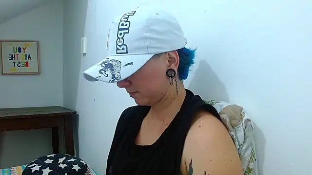 tomboyblue online show from March 27, 11:38 pm