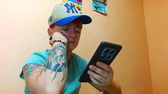 tomboyblue online show from July 23, 4:20 am
