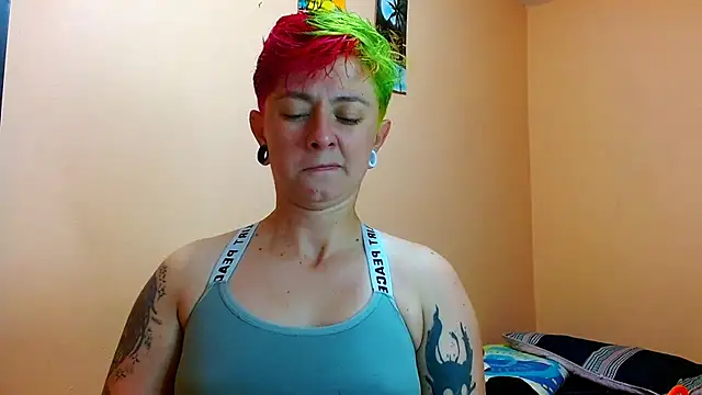 tomboyblue online show from July 18, 11:40 pm