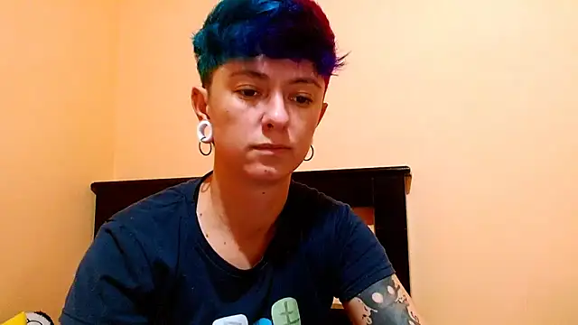 tomboyblue online show from June 19, 10:57 pm